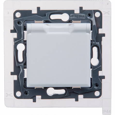 Legrand Etika Белый Розетка 2К+З IP44