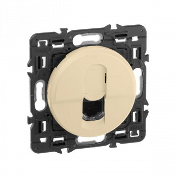 Розетка компьютерная RJ 45 FTP категории 6 Слоновая кость. Celiane. Legrand