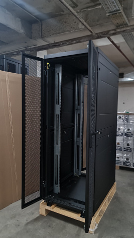 Шкаф серверный напольный D9000, IP20, 42U, 1955х750х1200, дверь: перфорация, задняя дверь: двойная распашная, перфорация, боковая панель: сплошная, сварной, цвет: чёрный