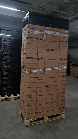 Шкаф Rackcenter D9000 48U 600 × 1000, передняя дверь перфорированная одностворчатая, задняя дверь перфорированная двустворчатая, черный