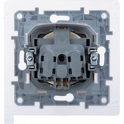 Legrand Etika Слоновая кость Розетка 2К+З IP44