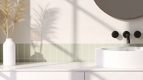 Legrand Etika Слоновая кость Розетка 2К+З IP44