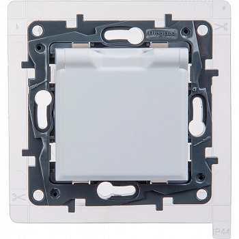 Legrand Etika Белый Розетка 2К+З IP44