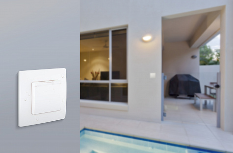 Legrand Etika Белый Розетка 2К+З IP44