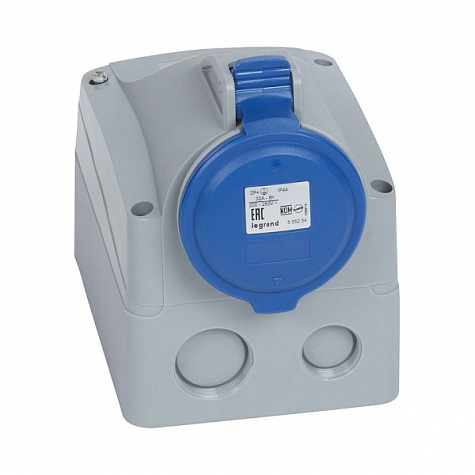 Розетка накладная IP44 200/250В 32A 2К+З P17 Tempra Pro. Legrand