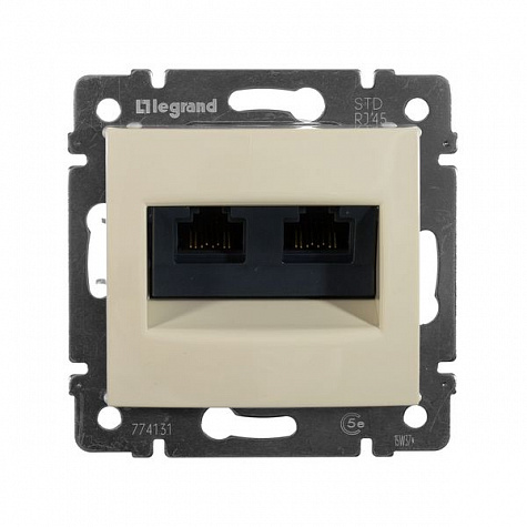 Розетка двойная компьютерная RJ45 UTP кат.5e на захватах Слоновая кость. Valena